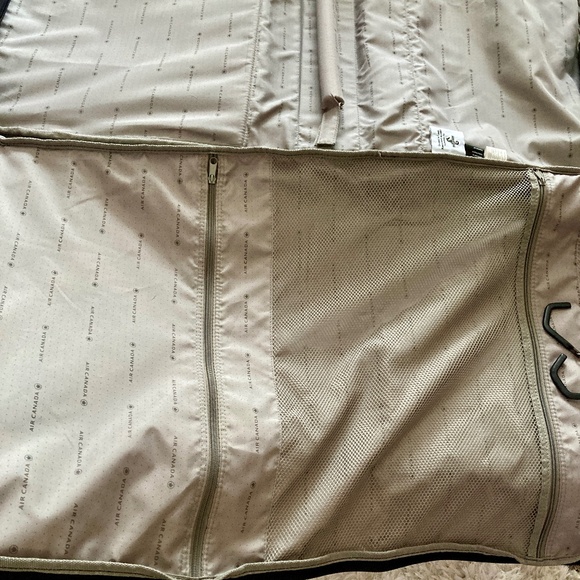 🆕 ATLANTIC AIR CANADA FOLDABLE GARMENT BAD - Picture 5 of 9